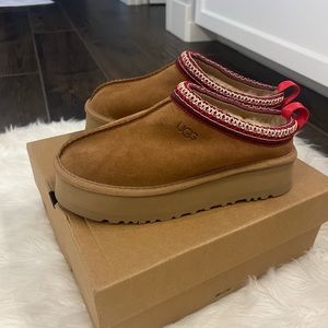 Brand new Ugg Tazz slipper in size 6